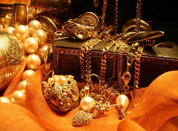 Business News | India's Gems-jewellery Sector Sparkles Amidst Surging Gold Prices and Global Export Dominance