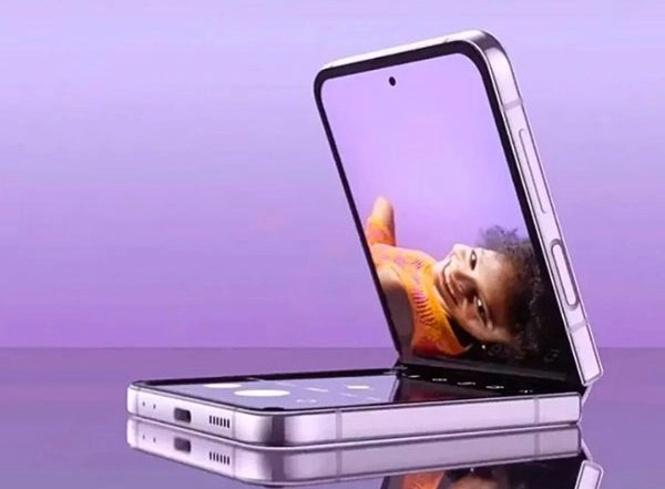 Tech News | Exciting Upgrades for Samsung Galaxy Z Flip 6 Revealed: Bigger Display, Enhanced Hinge and More!