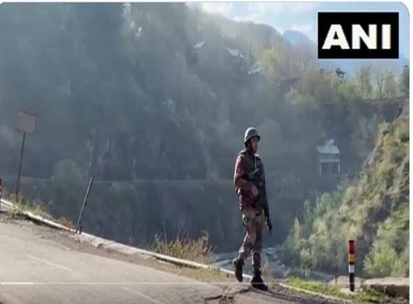 India News | J-K: Army Foils Infiltration Bid Along Uri Border; Operation Underway