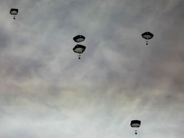 World News | 'Birds of Goodness' Executes 25th Humanitarian Aid Airdrop in North Gaza - Vimarsana News