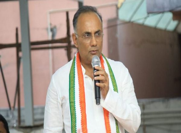 India News | Congress' Dinesh Gundu Rao Attacks Nirmala Sitharaman over Drought Issue in Karnataka