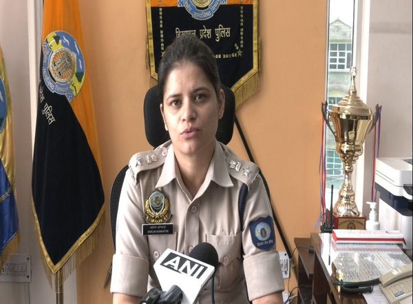 India News | British National Rescued by SDRF, Police and Local Trekkers from Snow Line of Dhauladhar Mountains