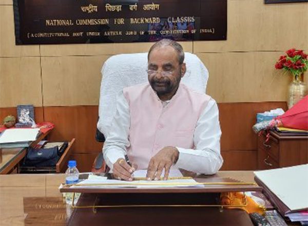 India News | Backward Classes Panel Issues Notice to West Bengal Govt over Pijush Panda's Objectionable Remarks Against PM Modi