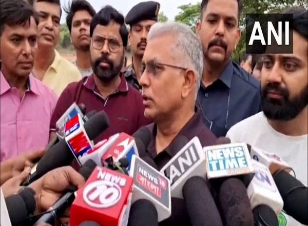 India News | West Bengal: Scuffle Between TMC, BJP Workers During Dilip Ghosh's Visit to Durgapur