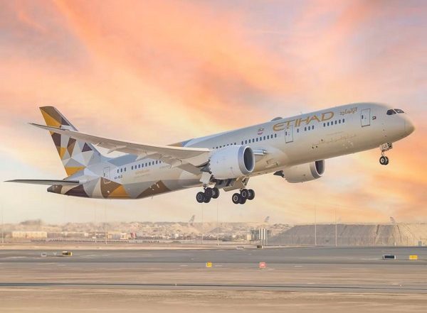 World News | UAE-Saudi Arabia Weekly Flights Soar 13.3 Pc to 383 During Ramzan