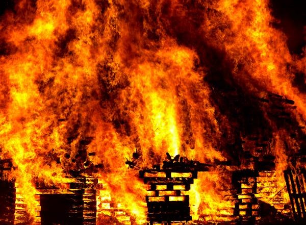 Mumbai Fire: Blaze Erupts at Godown in Industrial Estate of Worli Area
