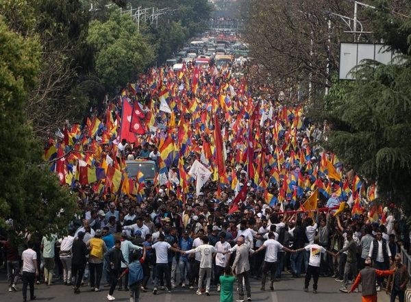 World News | Nepal: Thousands of Pro-monarchy Protesters Clash with Police, Demand Reinstatement of Monarchy, Hindu State