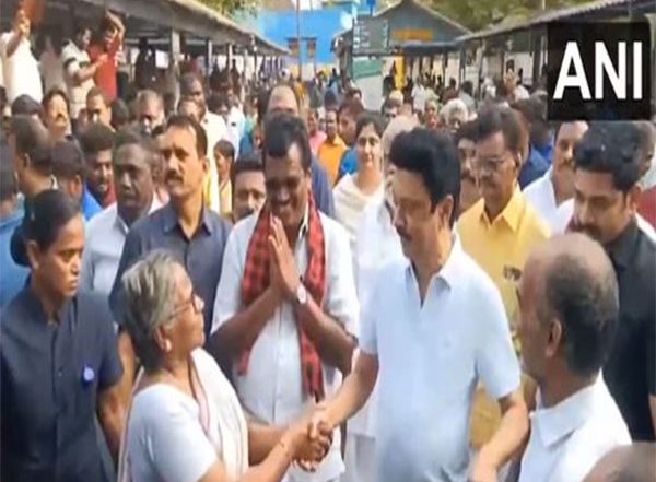 India News | Lok Sabha Polls: Tamil Nadu CM Stalin Campaigns at Vegetable Market in Theni