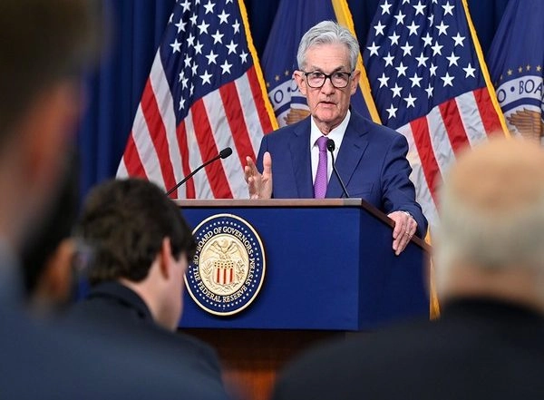Business News | US Fed Wants More Confidence That Inflation Moving Towards Target: Minutes