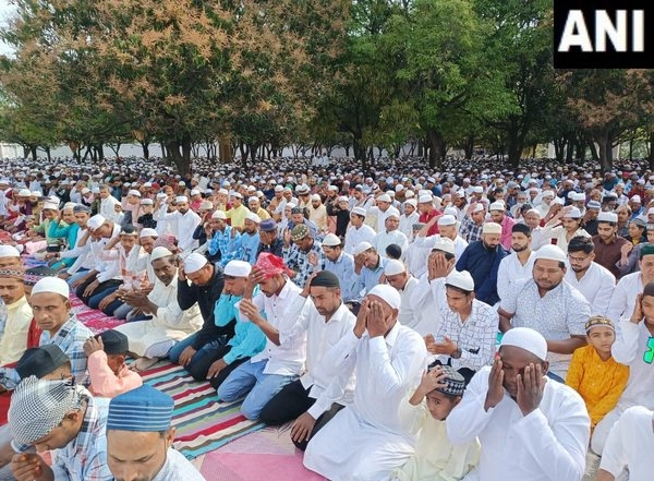 India News | President Murmu, PM Modi, Other Leaders Extend Greetings on Eid-ul-Fitr