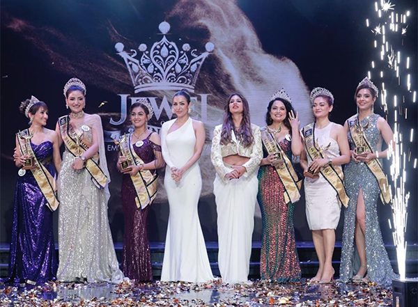 Business News | Malaika Arora & Narifirst Aikta Sharma Present the Jewel of India Trophy to Dr. Rupinder Kaur Khera & Eesha Agrawal