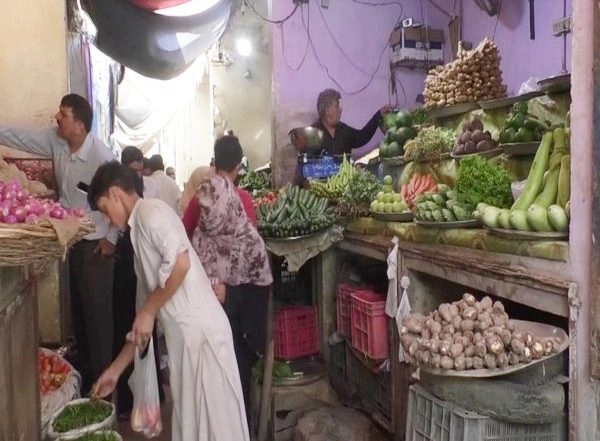 World News | Pakistan: High Inflation Dampens the Spirit of Eid in Lahore