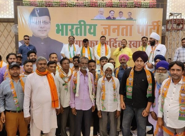 India News | Uttarakhand: Several People Belonging to Minority, Tribal Communities Join BJP in Khatima