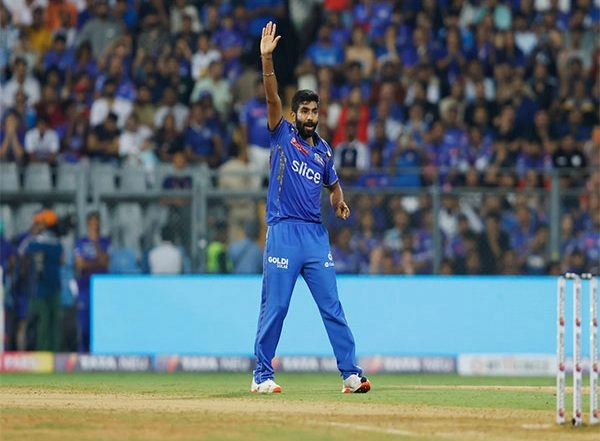 Sports News | IPL 2024: Bumrah's Lethal Spell Leaves RCB Dumbstruck, Helps MI Restrict Bengaluru to 196/8