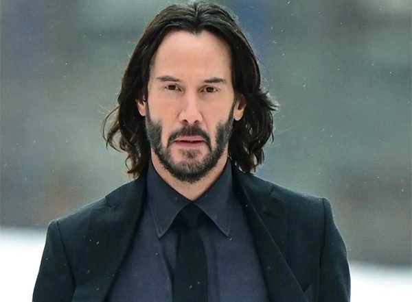 Entertainment News | Keanu Reeves Displays Resilience After Fracturing Kneecap on Film Set