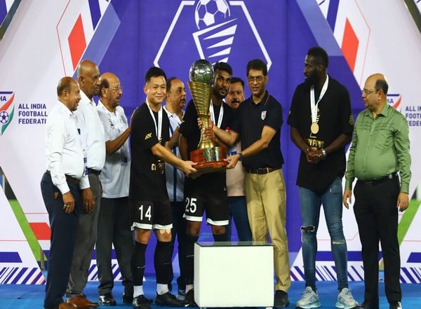 Sports News | Mohammedan Sporting Embrace History Amidst Thunderous Cheers at Yuba Bharati Krirangan