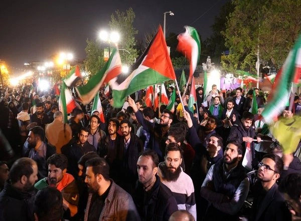 World News | Hamas Backs Iran for Retaliatory Strikes on Israel in Response to Damascus Assault