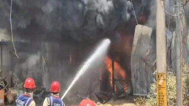 India News | Andhra Pradesh: Massive Fire Engulfs Godown in Ananthapuram District; No Casualties