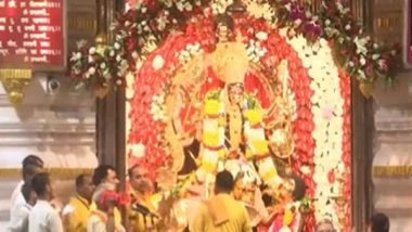 India News | Devotees Offer Prayers at Delhi's Chhattarpur Temple on Seventh Day of Navratri