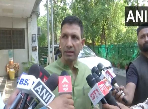 India News | Madhya Pradesh Congress Chief Jitu Patwari Condemns Police at Kamal Nath's Residence