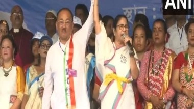 India News | West Bengal CM Mamata Banerjee Holds Roadshow in Siliguri in Support of TMC's Darjeeling Candidate Gopal Lama