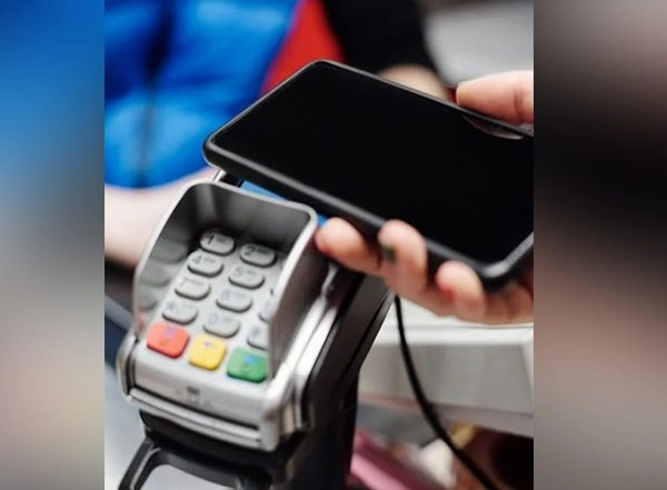 Business News | RBI Seeks Comments on Draft Rules to Regulate Payment Aggregators