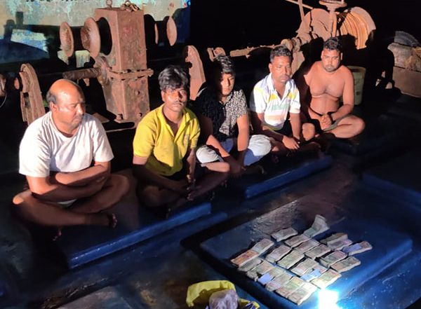 India News | Indian Coast Guard Apprehends Fishing Boat Involved in Diesel Smuggling off Maharashtra Coast