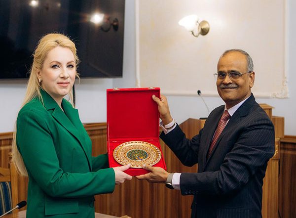 World News | Indian Envoy to Ukraine Visits Ivano-Frankivsk City, Meets Governor