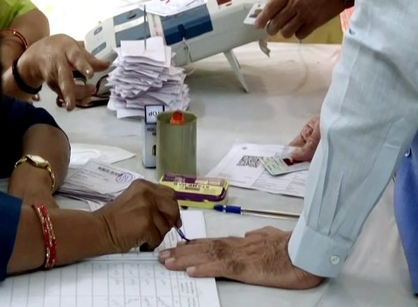 Lok Sabha Elections 2024 Phase 3 Polling: 54.09% Voter Turnout Recorded Till 3 PM in Nine LS Seats of Madhya Pradesh