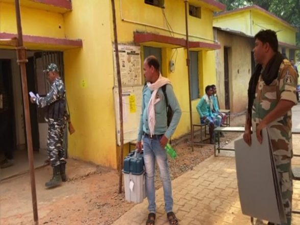 India News | Chhattisgarh: Chandameta in Bastar Steps out of Naxal Shadow, Votes for First Time Since Independence - Vimarsana News