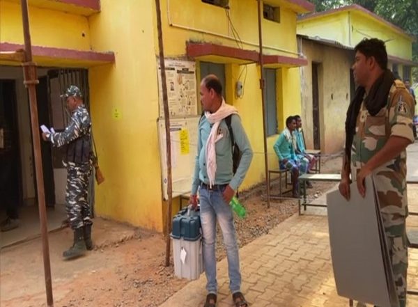 India News | Chhattisgarh: Chandameta in Bastar Steps out of Naxal Shadow, Votes for First Time Since Independence