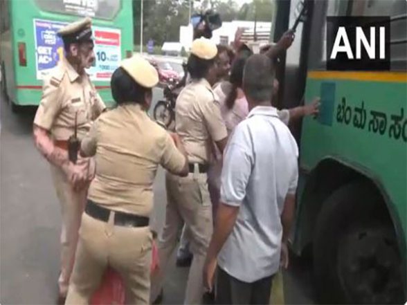 India News | Karnataka: Congress Workers Hold Protest Against Centre over Non-release of Relief Funds Ahead of PM Modi's Visit - Vimarsana News
