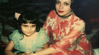 Entertainment News | Karisma Kapoor Wishes Her 'gorgeous Mama' Babita on Birthday, Posts Stunning Childhood Picture