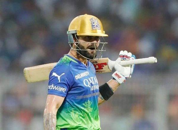 Sports News | IPL 2024: Virat Fumes, Charges at On-field Umpire After Falling to Controversial Umpiring Call Against Knights