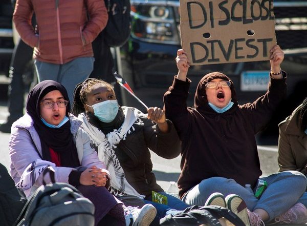 World News | Pro-Palestinian Protests Rock American Universities; Prompt Unprecedented Measures