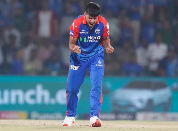 Sports News | Rasikh Salam Dar Reprimanded for Breaching IPL Code of Conduct During DC Vs GT Clash
