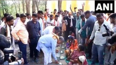 India News | BJP's Dharmendra Pradhan Serves Food to Party Leaders, Supporters