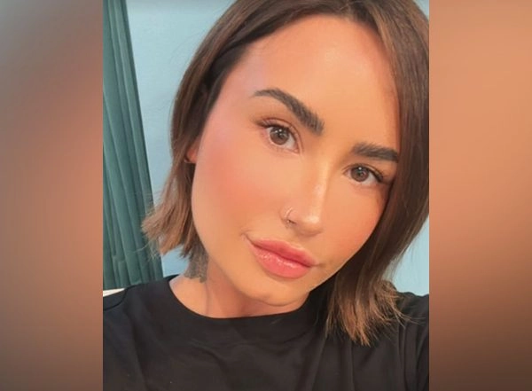 Entertainment News | Demi Lovato Flaunts Her Short Hairstyle