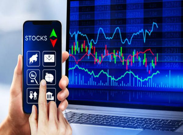 Business News | Sensex-Nifty Reverse Gains, Close Lower Amid Sectoral Fluctuations