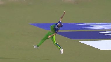 Cameron Green Catch Video: Watch Aussie All-Rounder Take Sensational One-Handed Catch to Dismiss Angkrish Raghuvanshi During KKR vs RCB IPL 2024