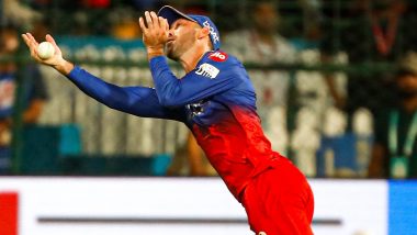 Flying Faf! Royal Challengers Bengaluru Captain Faf du Plessis Takes Stunning Diving Catch to Dismiss Ayush Badoni During RCB vs LSG IPL 2024