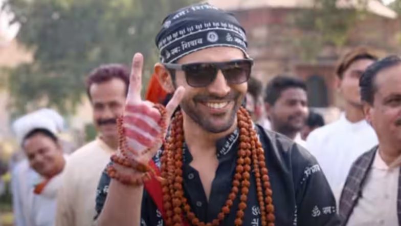 Kartik Aaryan in Kolkata! Actor Unveils His Rooh Baba Avatar While Shooting for Bhool Bhulaiyaa 3 at Howrah Bridge (View Pic)