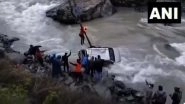 Jammu and Kashmir Road Accident: Four Killed, Two Injured as Vehicle Plunges into Sindh River in Sonamarg Area of Ganderbal (Watch Video)