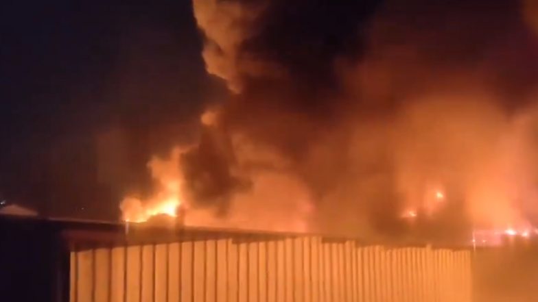 Pune Fire: Massive Blaze Erupts in Kudalwadi Area of Pimpri Chinchwad, Around 150 Scrap Shops Gutted (Watch Video)