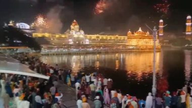 Baisakhi 2024: Fireworks Adorn Sky Around Golden Temple in Amritsar as Large Number of Devotees Offer Prayers (Watch Video)