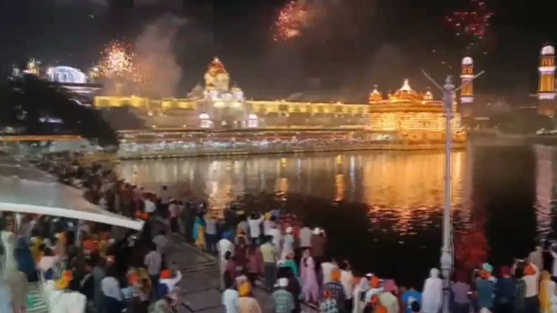 Baisakhi 2024: Fireworks Adorn Sky Around Golden Temple in Amritsar as Large Number of Devotees Offer Prayers (Watch Video)