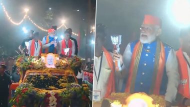 PM Modi in Mangaluru: PM Narendra Modi Holds Mega Roadshow in Karnataka, Showered With Flower Petals (Watch Videos)