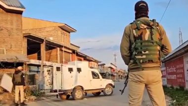 Jammu and Kashmir: Encounter Breaks out Between Security Forces, Terrorists in Baramulla (Watch Video)