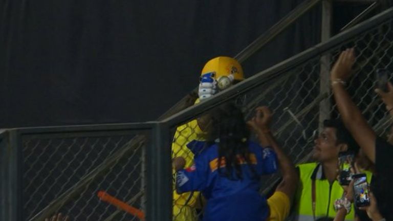 MS Dhoni Gives Ball to Young Fan After Hitting Hat-trick of Sixes Against Hardik Pandya in MI vs CSK IPL 2024 Match, Video Goes Viral