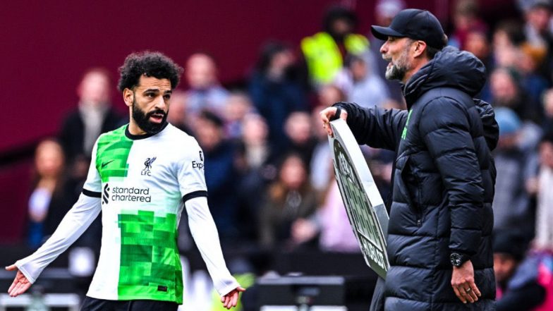 Jurgen Klopp, Mohamed Salah Engage in Heated Argument on the Touchline During West Ham vs Liverpool Premier League 2023–24 Match, Video Goes Viral